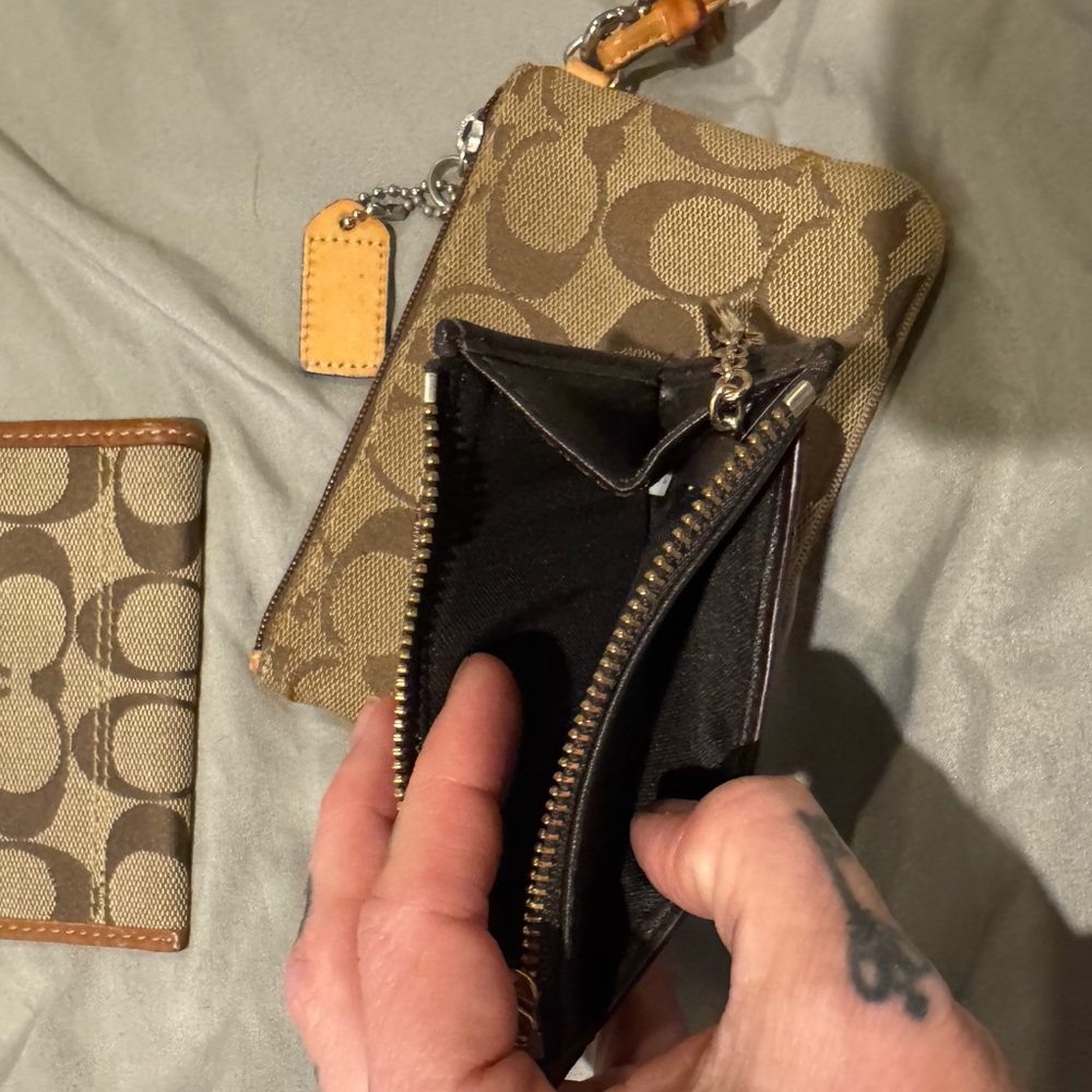 COACH classic βCβ BUNDLE! πππ - Picture 7 of 11